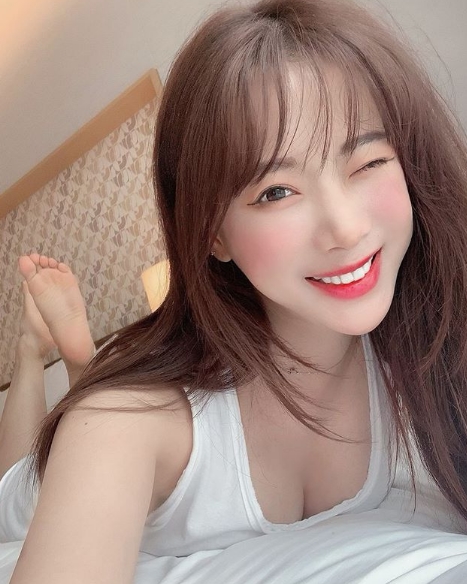 기아타이거즈 김한나 치어리더, 상큼함 톡톡터지는 윙크 '설렘 유발' < 종합 < 연예 < 기사본문 - 국제뉴스