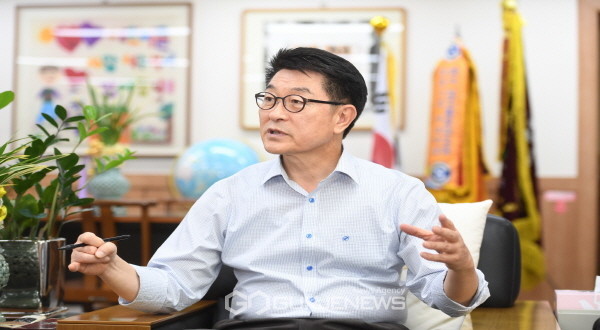 영주시 민선7기 2주년“변화 물결 넘실”(장욱현 시장 인터뷰 모습)