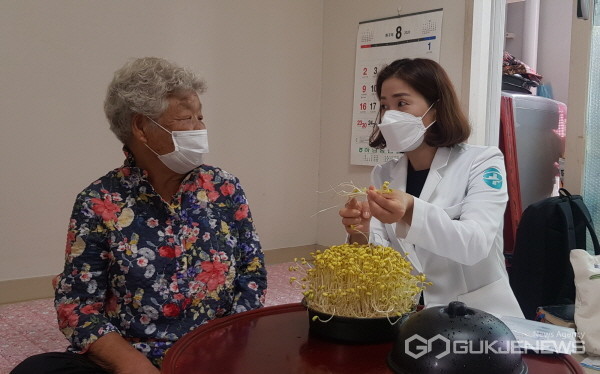 (사진제공=하남시) 독거어르신 '마음 속 새싹 가꾸기 프로그램' 운영