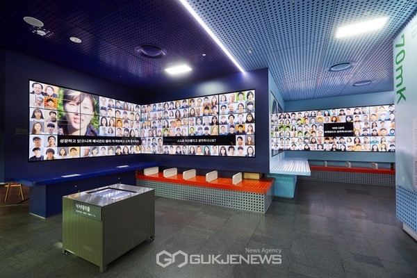 시민청 지하 1층에 위치한 미디어월(담벼락미디어)에서는 66개 모니터를 통해 미디어 아트 전시가 열린다