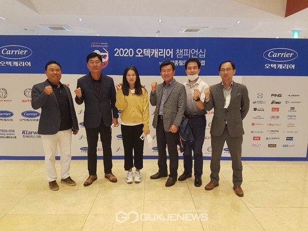 사진=왼쪽부터 신건수세종시골프협회부회장, 박경진세종시골프협회장, 박현경프로, 신동우 세종시골프협회부회장, 박영환세종시골프협회자문위원