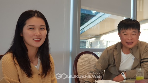 사진=왼쪽 박현경프로, 오른쪽 아버지(박세수)