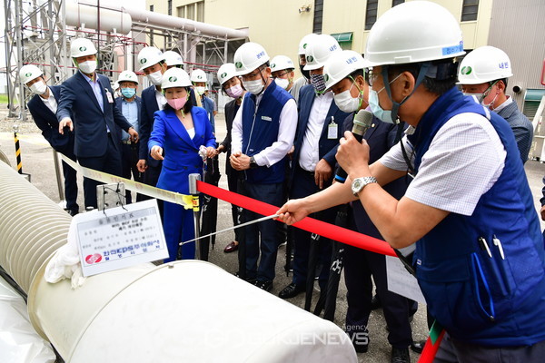 월성원전 시설 점검에 나선 원전특위 위원들