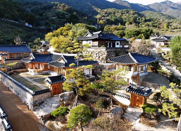 (사진제공=하동군) 하동군이 지난해 전국의 지역관광개발사업 우수사례 10건 중 전국 유일하게 2건이 선정되는 쾌거를 이뤘다.