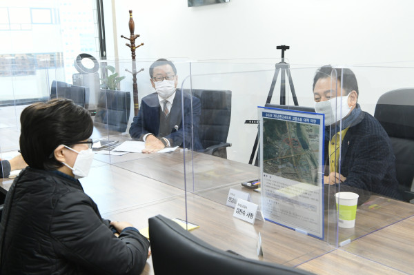 <사진설명=안승남 구리시장과 김진숙 한국도로공사 사장 면담 >