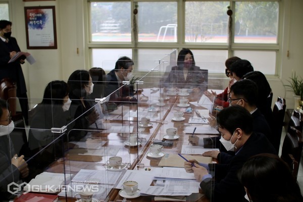  센텀초 과밀 해소방안 논의를 위한 간담회 모습/제공=김미애의원실