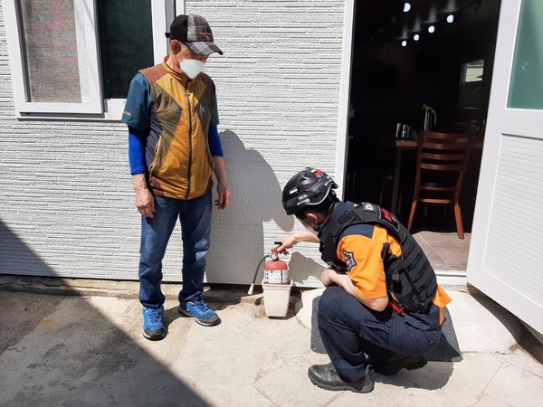 문경소방서, 전통시장 점포 점검의 날 캠페인 실시(사진=문경소방서)