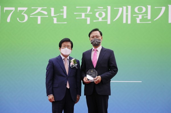 (사진제공=이명수 의원실)  이명수 국회의원, 입법부문 정치행정 분야 우수의원 선정!