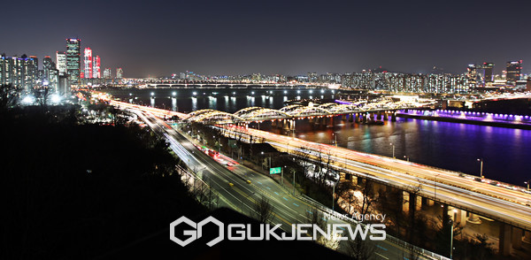 용양봉저정 공원 정상에서 바라본 서울 야경