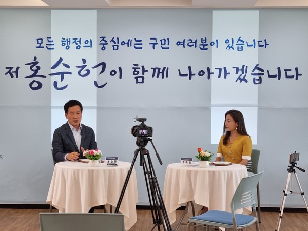 홍순헌 해운대구청장이 지난 27일 국제뉴스 조하연 기자와 인터뷰를 진행하고 있다.(사진=미디어연합취재단)