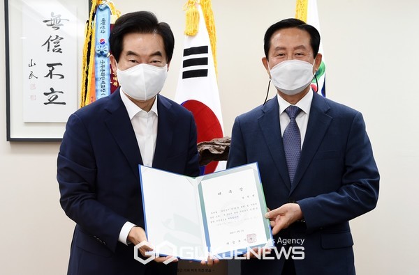 1일 장학명 민.관.군 협력 자문관으로 위촉됐다.<사진제공=의정부시>