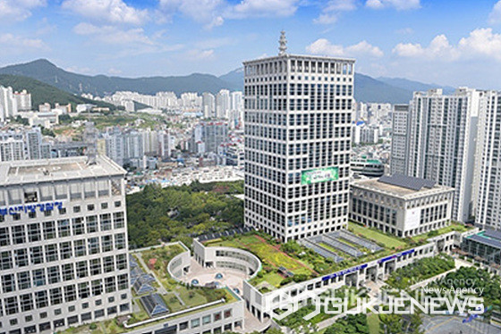 Panoramic view of Busan City Hall./International News DB