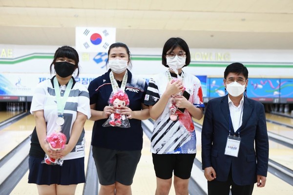 사진=대구 현대 볼링장에서 개최된 볼링 종목 여자 개인전 선수단