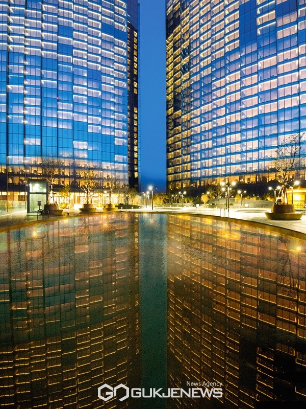 지난해 12월 18일 그랜드 오픈한 제주드림타워가 개장 11여개월만에인 오는 29일 1600개 올스위트 객실의 완전체 위용을 드러낸다.