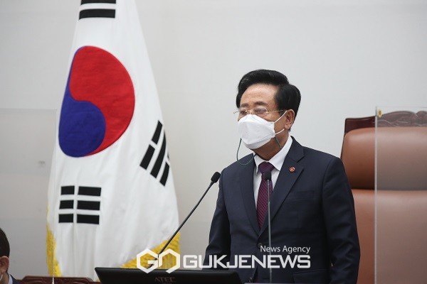 제주특별자치도의회 좌남수 의장이 폐회사를 하고 있다 [사진=제주도의회 제공]