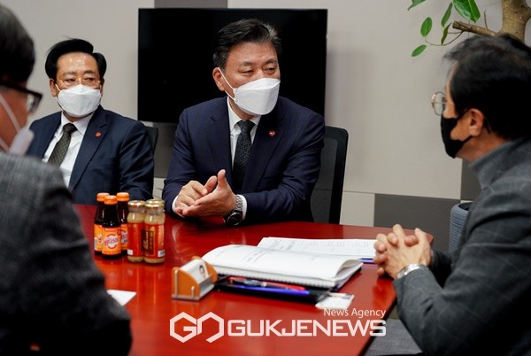 국비예산 확보단은 22일 국회를 찾아 16개 사업 과제(총 408억 원)의 국비 확보에 총력을 기울였다.