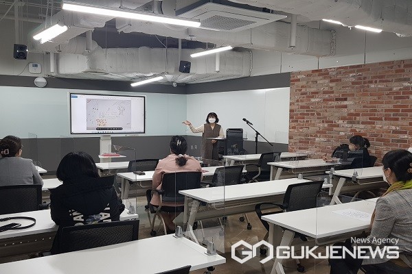 &nbsp;학부모자율기획연수&nbsp;모습.(제공=충북교육청)