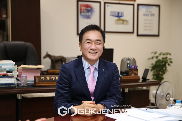 ▲ 정장선 평택시장.<사진=평택시 제공>