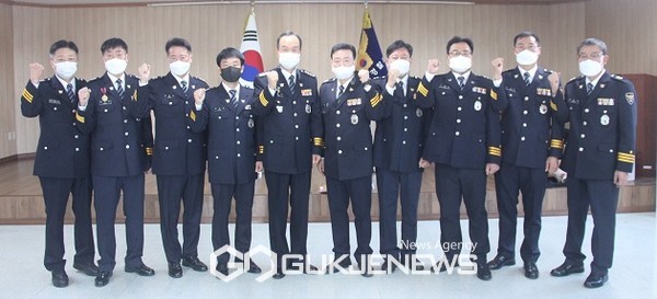 청양경찰서 승진 임용식후 기념사진