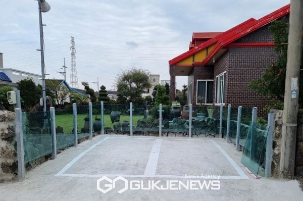 제주시가 2022년부터 차고지증명제 대상이 전 차종으로 확대됨에 따라 자기차고지 갖기 지원한다.