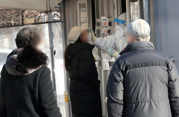 [속보]여수 코로나 확진자 125명 추가, 동선·감염경로 공개 (국제뉴스DB)