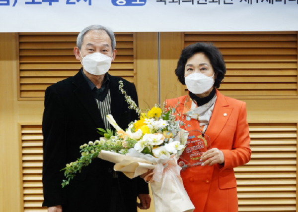 (사진제공=조명희 의원실) 조명희 국회의원, 대한민국 글로벌 크라운 대상 정치부문 수상