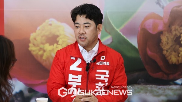 25일 제주도인터넷·방송기자협회와의 인터뷰를 진행하고 있다.[사진=제주도인터넷·방송기자협회]