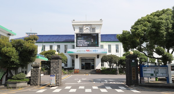 제주시가 오는 8월 19일까지  제주시 관내 248개소(급식위생 192개소 및 안전 56개소)에 대한 현장 점검을 실시한다. 