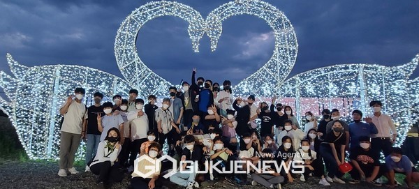 서귀서초등학교는 지난 16일부터 17일까지 1박 2일 일정 도내 문화탐방을 실시했다.[사진=서귀서초등학교]