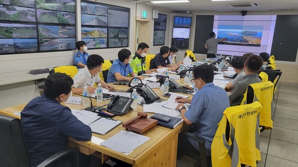 서귀포시는 지난 4일  2022년 제1차 서귀포시 안전정책실무조정위원회를 열고 제1회 성산 조개 바당축제와 관련 심의를 진행했다.[사진=서귀포시청]