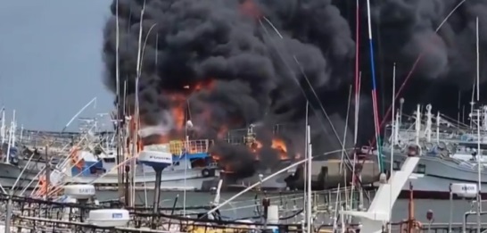 제주 한림항 어선화재 / 독자 제공​