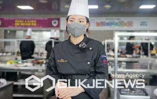 육군 2군단 2급양대 김명미중사