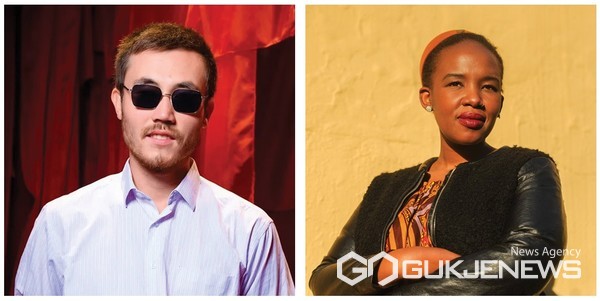 왼쪽부터 삼가르 라킴, 실레 흘로페 감독 