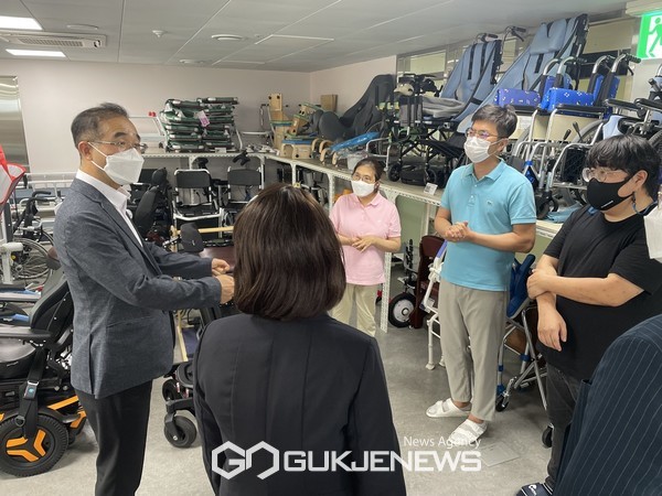 오임수 서귀포부시장이 취임 후 치속적인 현장 대화를 통해 소통행보를 강화하고 있다.[사진=서귀포시청]