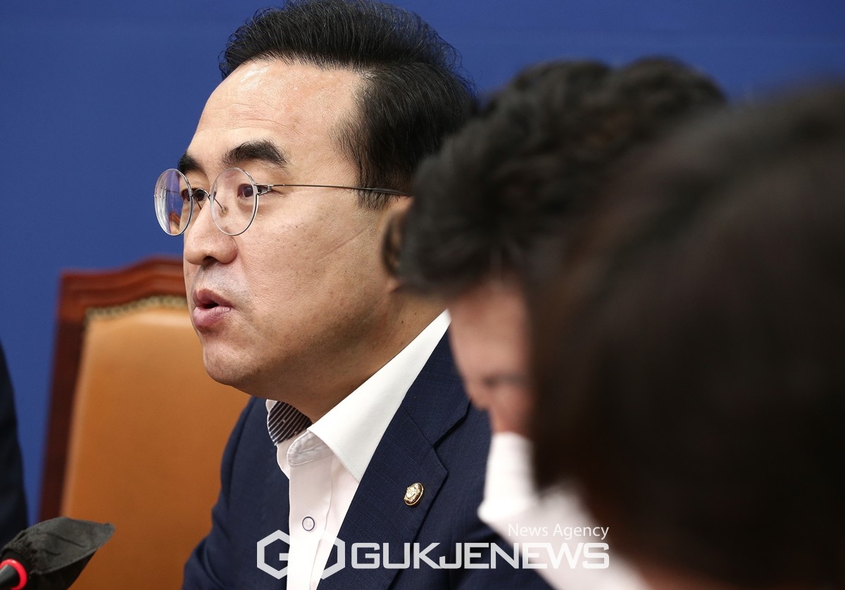 ▲박홍근 더불어민주당 원내대표가 22일 오전 국회에서 열린 비상대책위원회의에 참석해 모두발언을 하고 있다./사진=원명국 기자