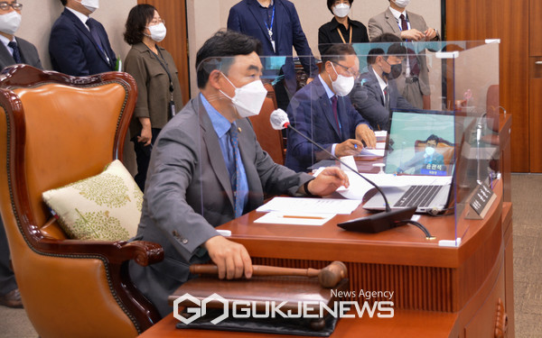 윤관석 산자중기위원장, 산업부 장관에게 포항 철강산업의 신속한 피해 복구 당부 [사진=윤관석 의원실]