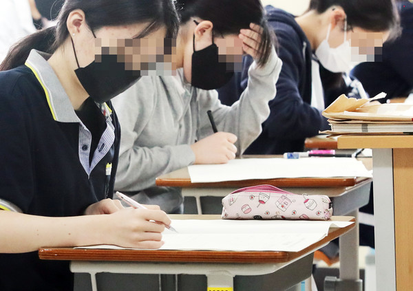 [속보]2022년 고3 10월 모의고사(모평·학평) 예상 등급컷 오픈 / 국제뉴스DB