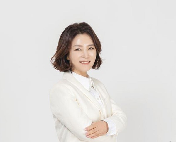 소설가 전정희/저서 '묵호댁', '하얀 민들레', '두메꽃' 등