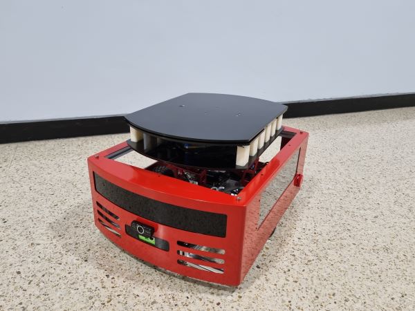 확장 트레이가 포함된 물류로봇(확장 전).(사진=금오공대)