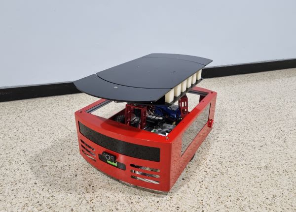 확장 트레이가 포함된 물류로봇(확장 후).(사진=금오공대)