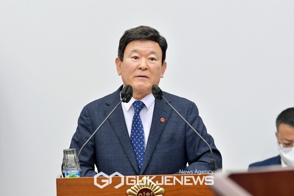 김광수 제주도교육감.[사진=제주도의회]