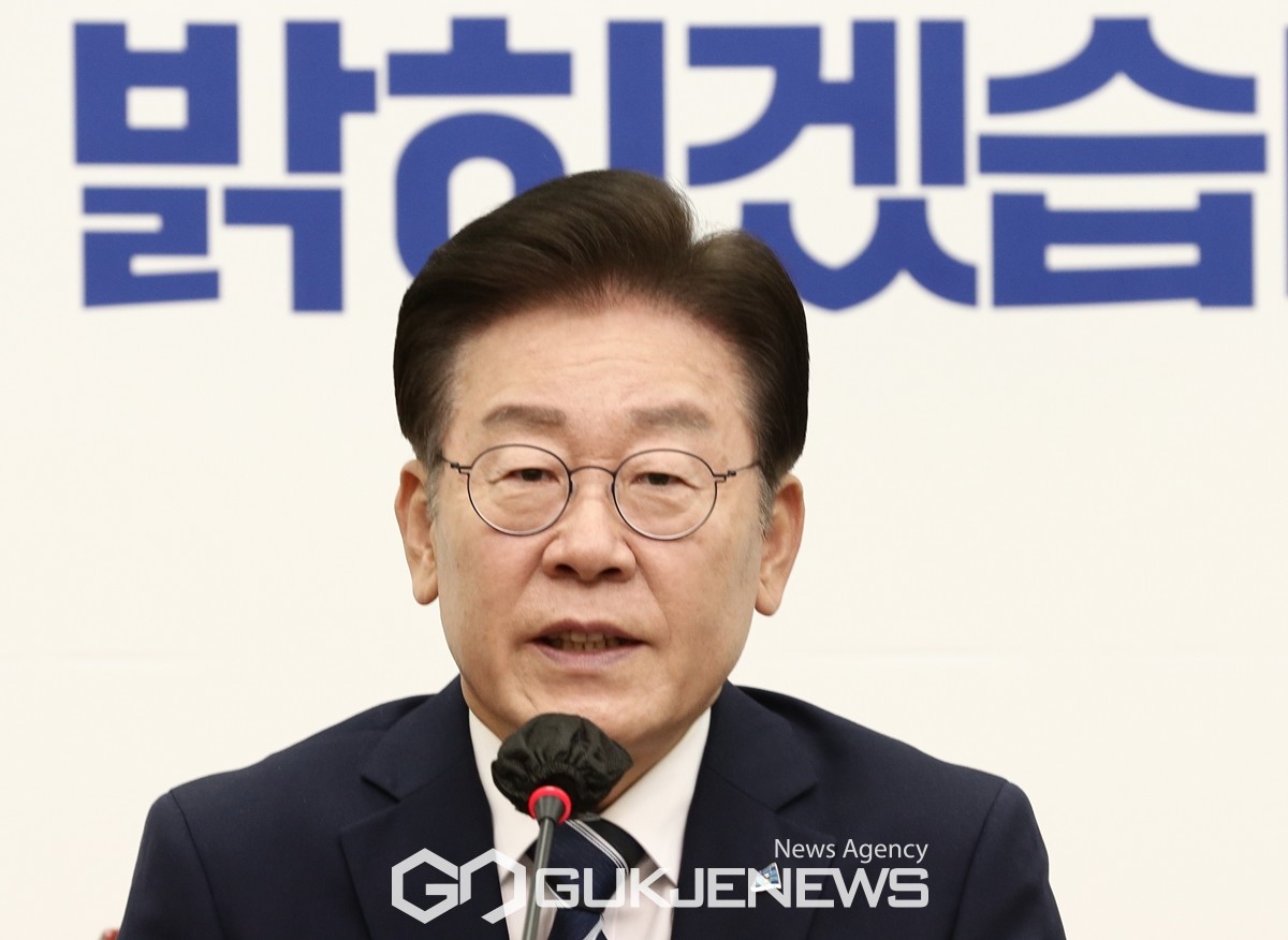 (서울=국제뉴스) 이재명 더불어민주당 대표가 28일 오전 서울 여의도 국회에서 열린 최고위원회의에서 발언하고 있다./사진=원명국 기자