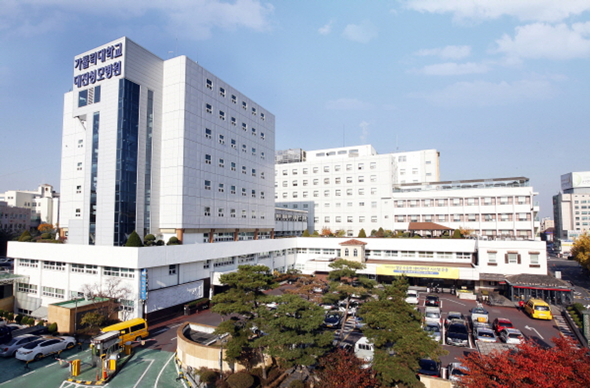 가톨릭대학교 대전성모병원이 저소득층 사시 환자 10명을 대상으로 사시 무료 수술사업을 진행한다고 8일 밝혔다.
