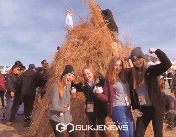 2023 제주들불축제가 오는 3월 9일부터 12일까지 애월읍 새별오름 일대에서 화려하게 막을 연다.[사진=제주시청]