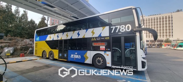 ▲경기도 ‘2층 전기버스’ 40대 연말까지 추가 도입. <사진제공=경기도>