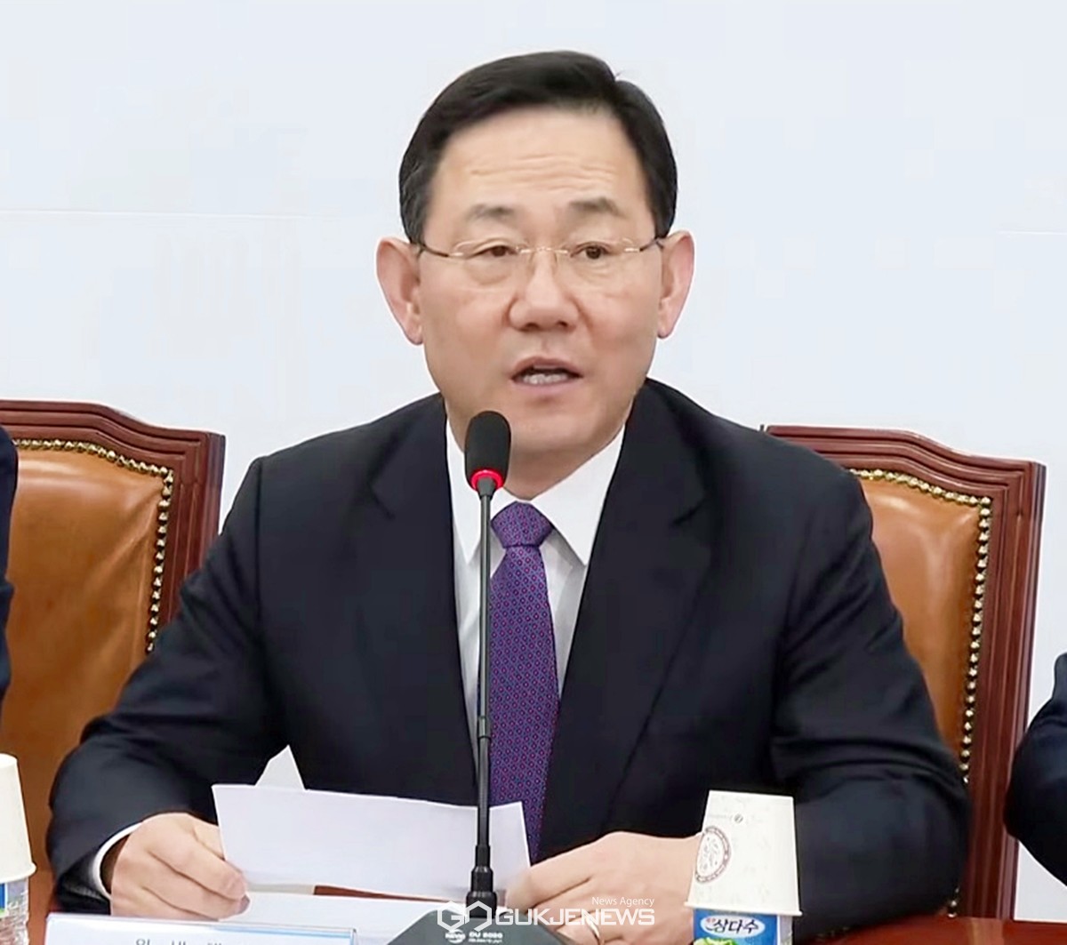 ▲주호영 국민의힘 원내대표는 2일 오전 비상대책위원회의에서 이재명 한 사람을 살리기 위해서 민주당 전체가 잘못된 길로 가는 것을 지켜보는 우리도 마음이 편하지 않다고 말하고 있다./사진=이용우 기자