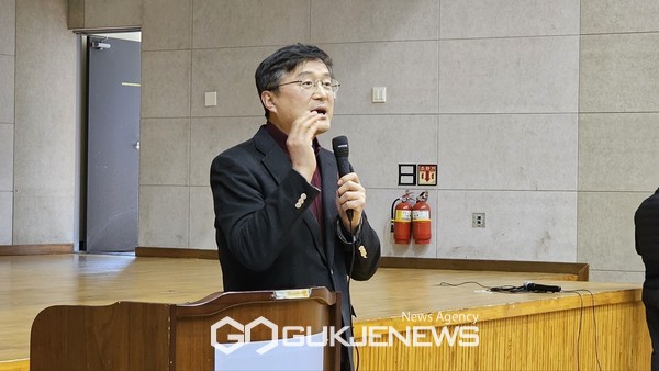 장성철 전 국민의힘 도당위원장은 "제2공항의 성산활주로는 남북활주로를 가진 가장 안전한 국제적인 공항이 될 것"임을 강조했다.[사진=문서현 기자]