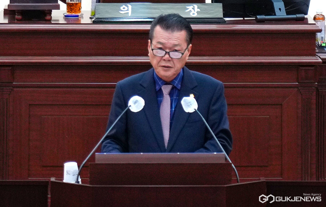 (제공=영천시의회) 시정 질문하는 김선태 의원
