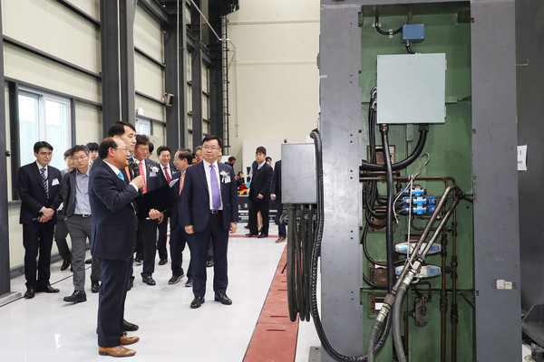 (사진제공=창원특례시)창원시는 고부가가치 신산업을 창출할 ‘산업기계 재제조 지원센터’ 개소식을 가졌다.