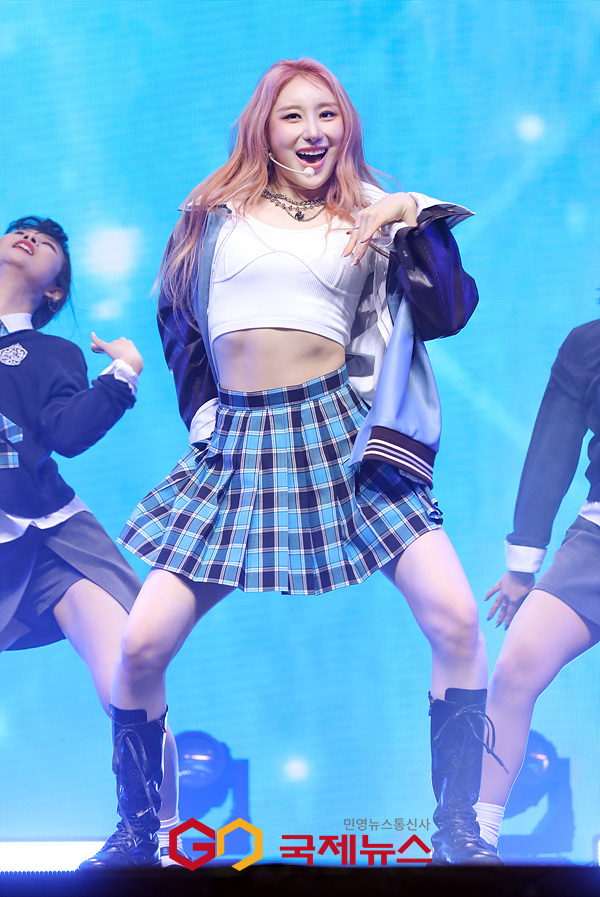 [GJ포토] 이채연, '신나는 컴백 무대'